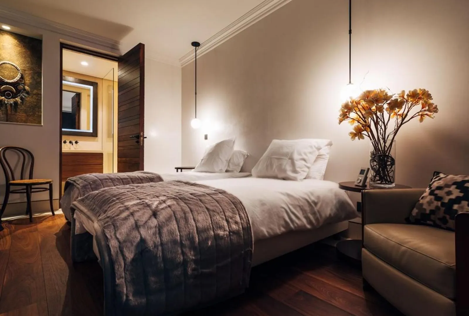 Bright & Modern 4-Bedroom Apartment In The Heart Of Берлин 0*,  Германия
